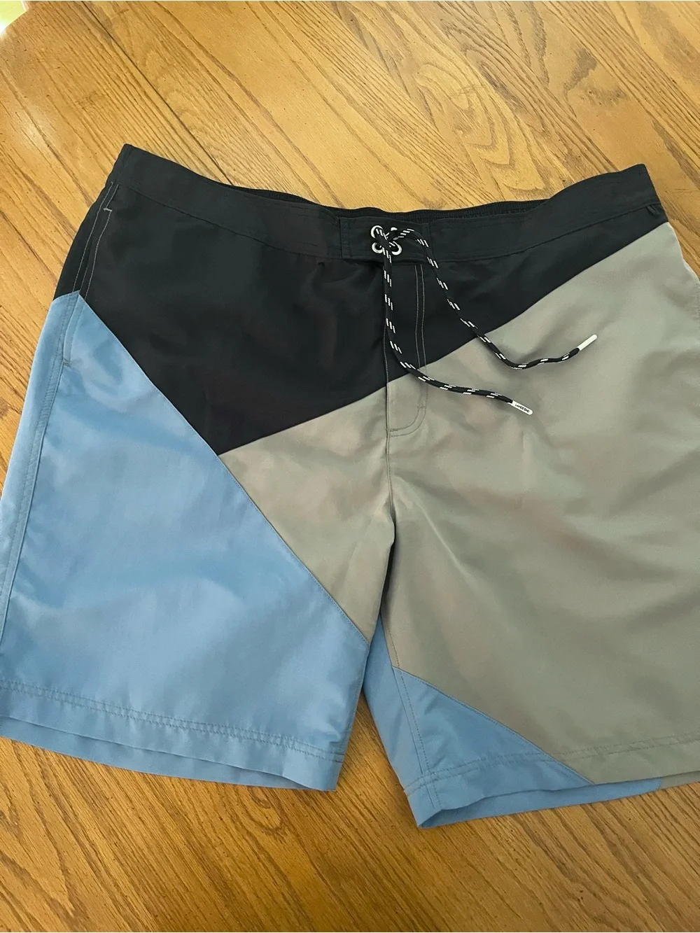 Land’s End Men's Blue Wave Colorblock Swim Trunks XXL NWT